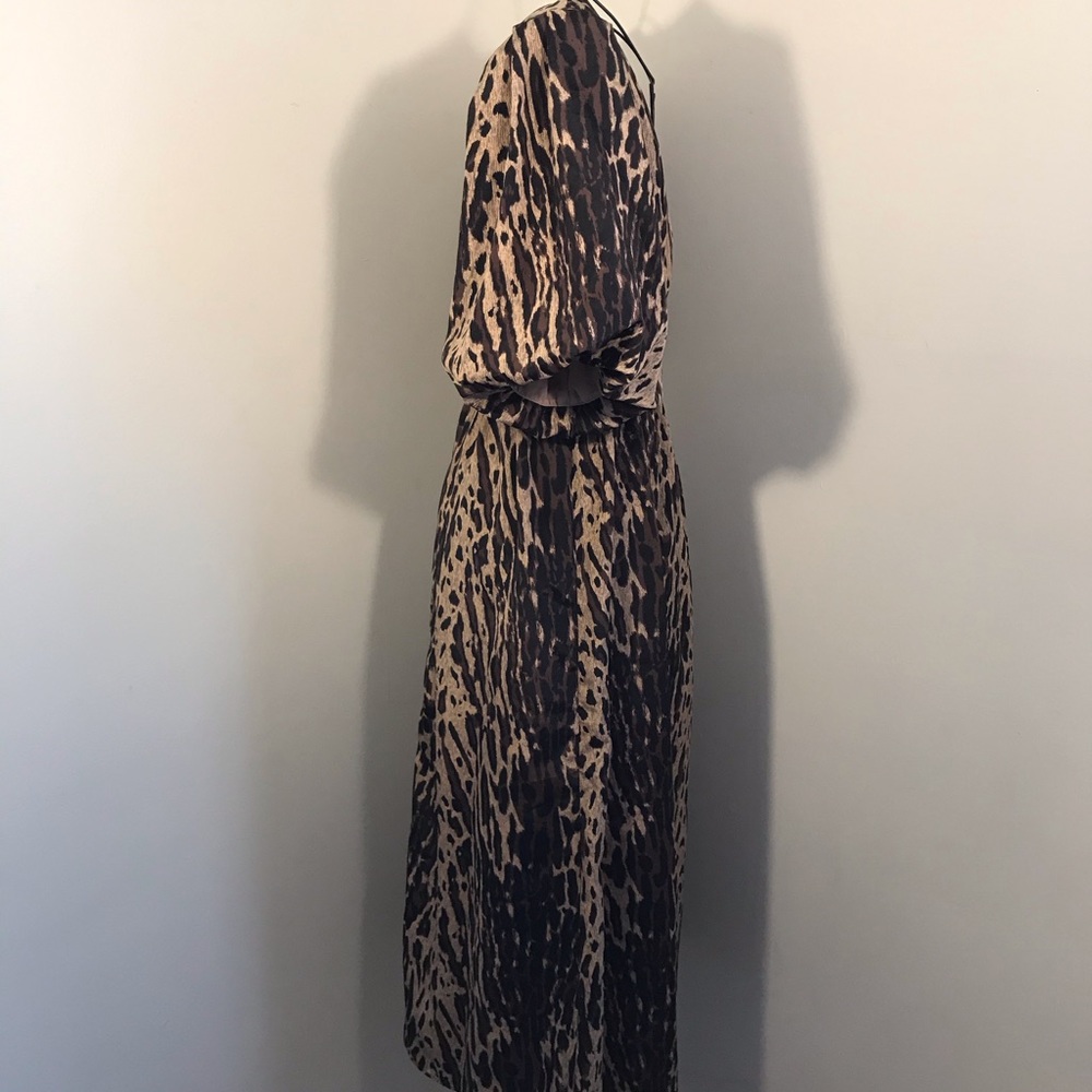Love Adam Leopard Print Short Sleeve Dress! - Picture 3 of 5